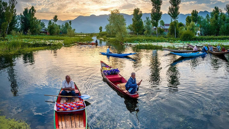 Shopping in Srinagar – From Pashminas to Handicrafts